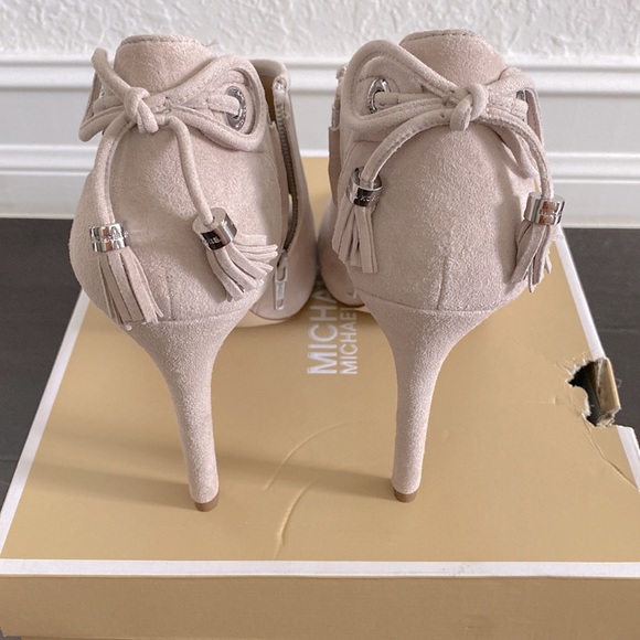 Michael Kors booties - Picture 3 of 10